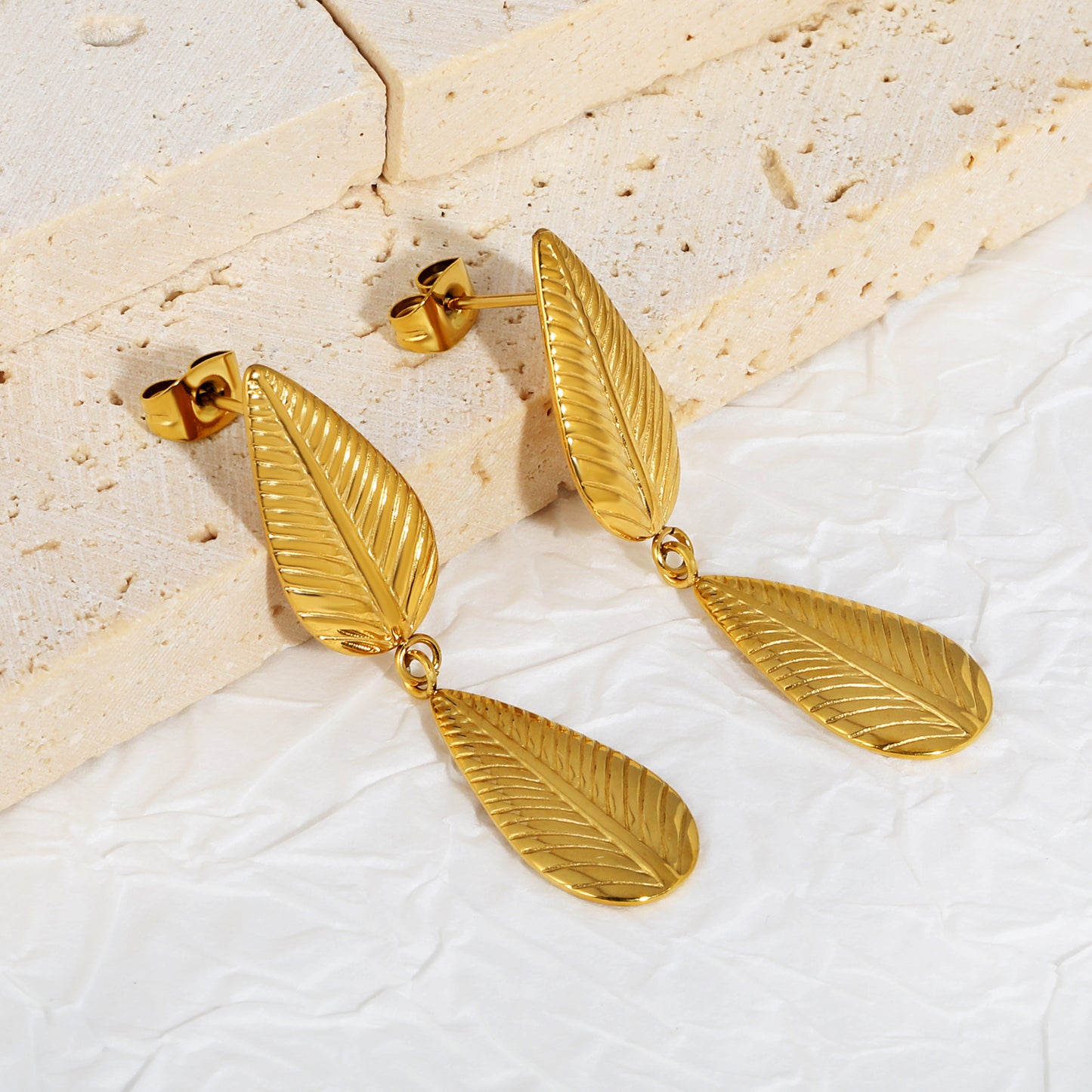 Willow Drop Earrings - Gold The Rose Edit