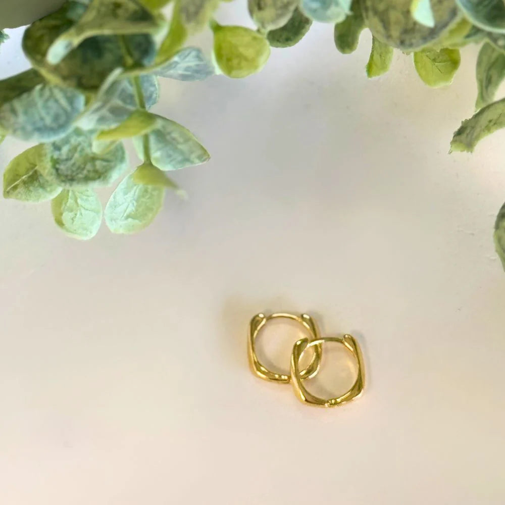 Simple Sleeper Earrings | Petite Gold