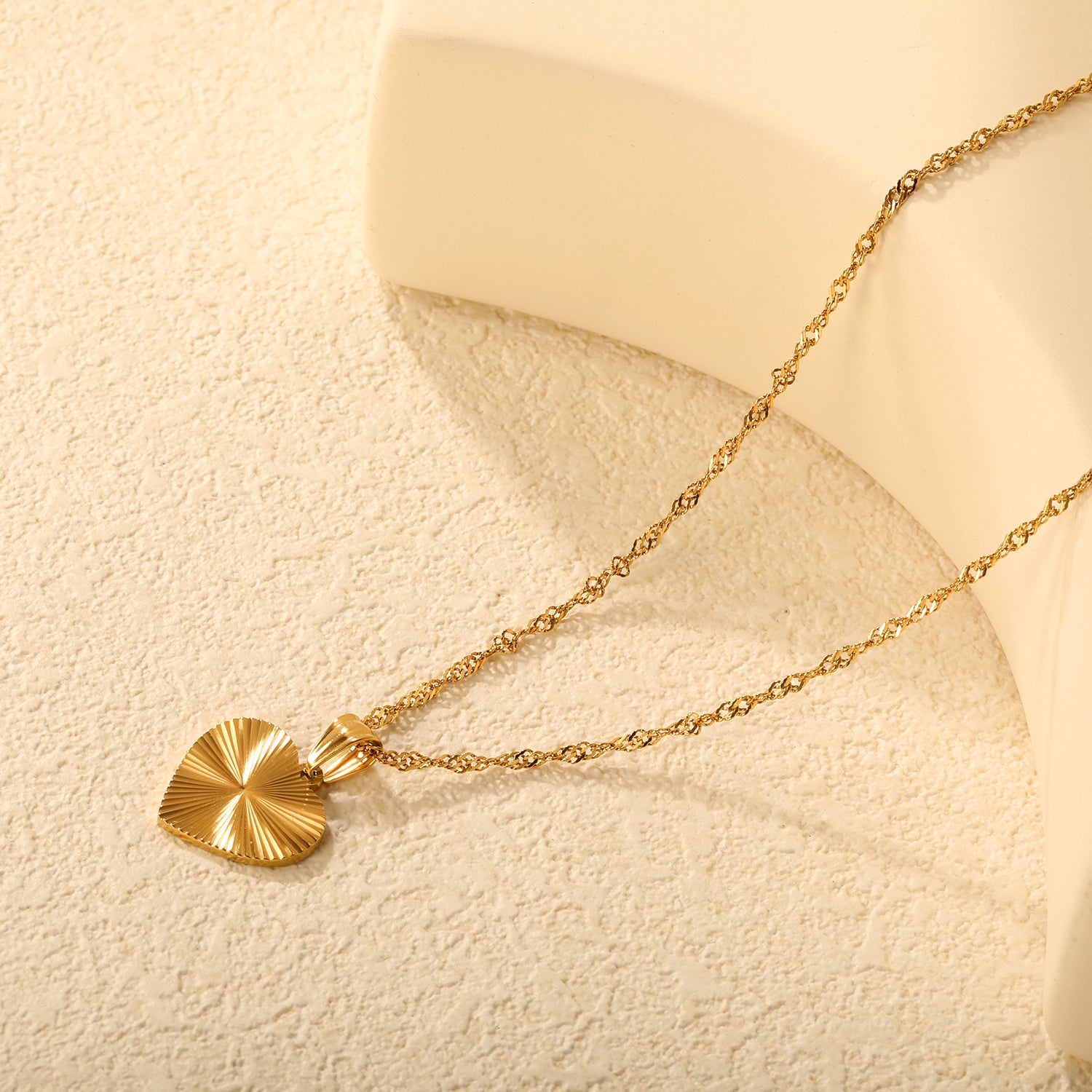 Heart Necklace - Gold The Rose Edit