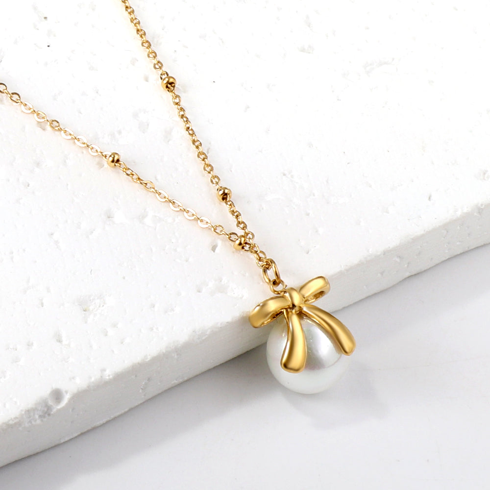 Bow Pearl Necklace - Gold The Rose Edit