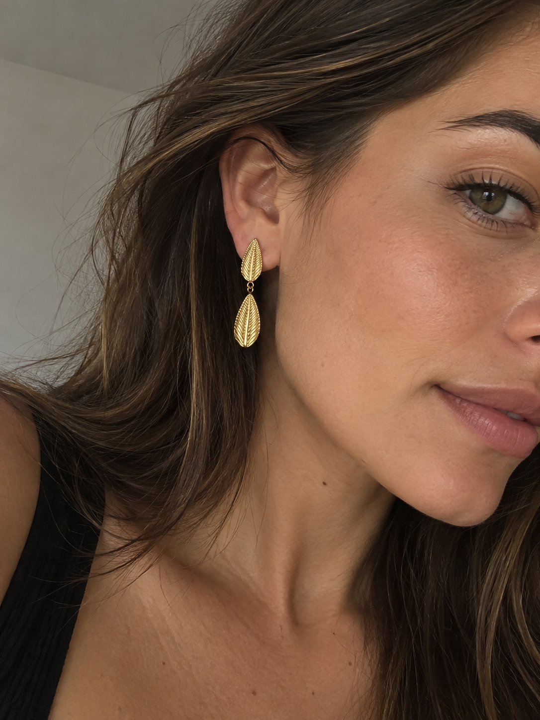 Willow Leaf Drop Earrings - Gold The Rose Edit