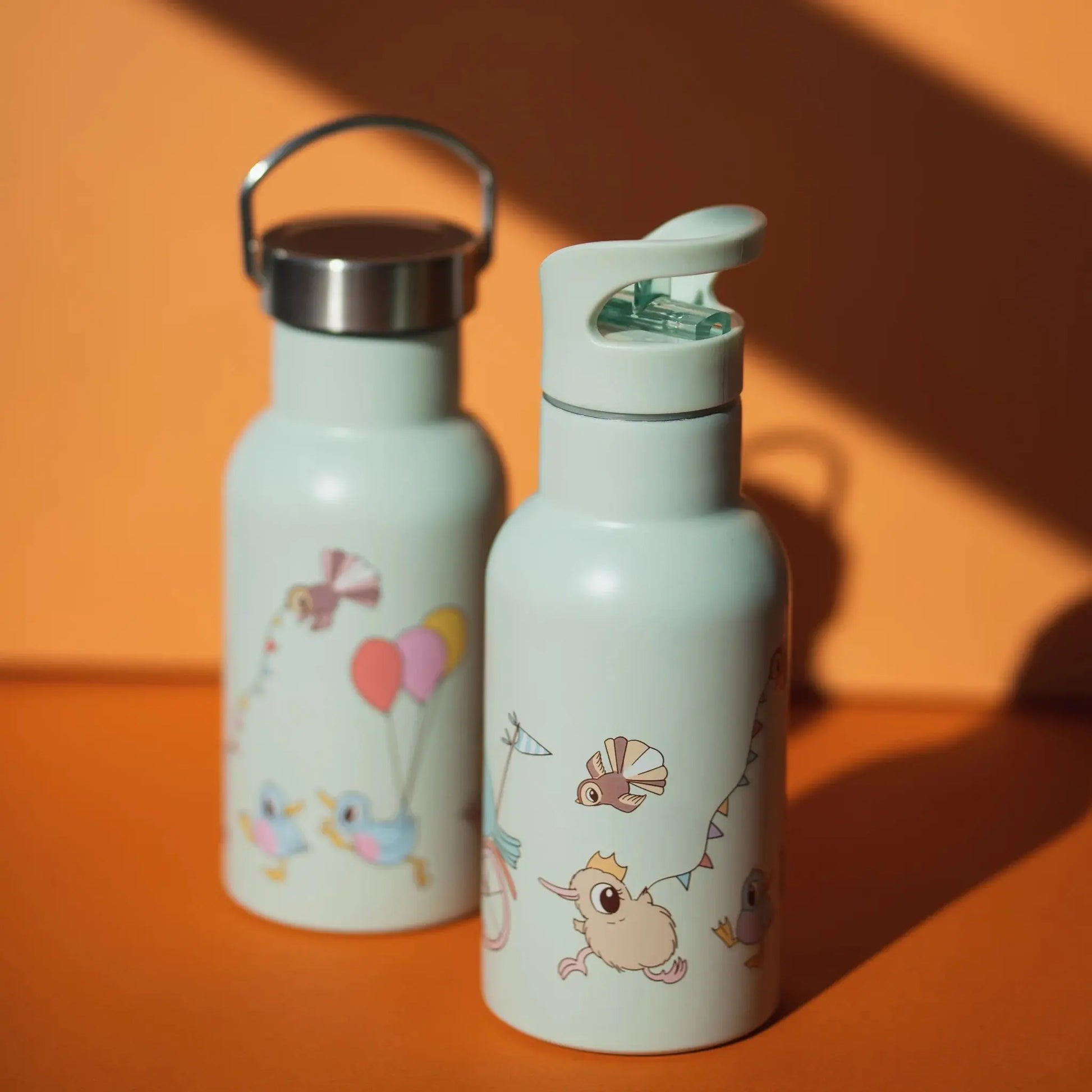 Kuwi Stainless Steel Drink Bottle + 2 Lids Illustrated Publishing